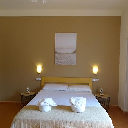 Hostal Lleida سيجور دي كالافيل المظهر الخارجي الصورة