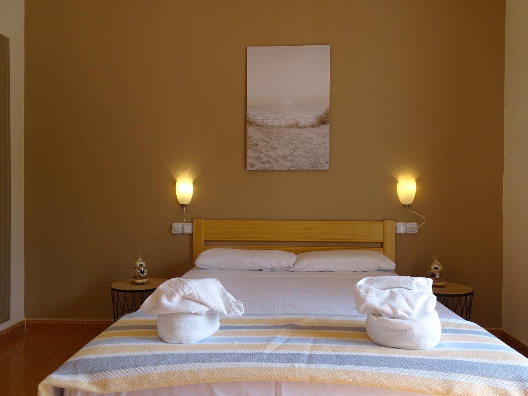 Hostal Lleida سيجور دي كالافيل المظهر الخارجي الصورة